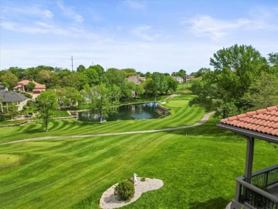 Welcome to this stunning luxury home located in the desirable on Lakewood Oaks Golf Club, Ltd. in Missouri - for sale on GolfHomes.com, golf home, golf lot