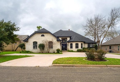 Updated and Immaculate 3-bedroom, 2.5-bathroom home situated on on Hidden Falls Golf Club in Texas - for sale on GolfHomes.com, golf home, golf lot