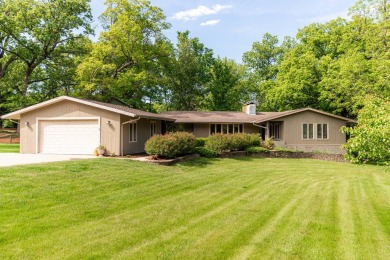 Spacious Riverview Ranch Retreat with Prime Access and on Buena Vista Golf Course in Illinois - for sale on GolfHomes.com, golf home, golf lot
