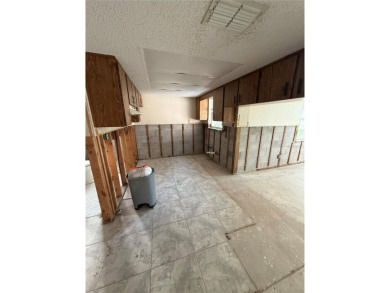 INVESTOR SPECIAL! 2 bedroom, 2 bathroom, 1 car garage home in on Sea Pines Golf Club in Florida - for sale on GolfHomes.com, golf home, golf lot
