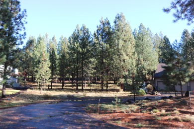 This is a spacious 0.32 acre lot in Widgi Creek. Located on a on Widgi Creek Golf Club in Oregon - for sale on GolfHomes.com, golf home, golf lot