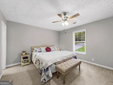 Welcome to this charming well maintained 3-bed, 2-bath move-in on Turtle Cove Golf Course in Georgia - for sale on GolfHomes.com, golf home, golf lot