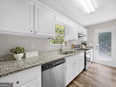 Welcome to this charming well maintained 3-bed, 2-bath move-in on Turtle Cove Golf Course in Georgia - for sale on GolfHomes.com, golf home, golf lot