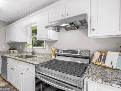 Welcome to this charming well maintained 3-bed, 2-bath move-in on Turtle Cove Golf Course in Georgia - for sale on GolfHomes.com, golf home, golf lot