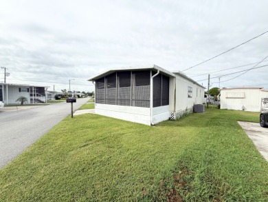 DONT MISS OUT ON THIS VERY CLEAN & WELL-MAINTAINED home is on Lone Palm Golf Club in Florida - for sale on GolfHomes.com, golf home, golf lot