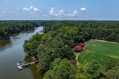 *Sunnyside Farm* is a rare gem in the Northern Neck of Virginia on Indian Creek Yacht and Country Club in Virginia - for sale on GolfHomes.com, golf home, golf lot