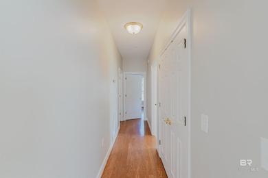 Welcome to this spacious home located in a mature neighborhood on Quail Creek Golf Course in Alabama - for sale on GolfHomes.com, golf home, golf lot