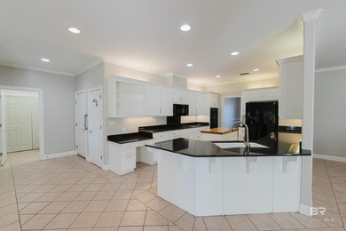 Welcome to this spacious home located in a mature neighborhood on Quail Creek Golf Course in Alabama - for sale on GolfHomes.com, golf home, golf lot