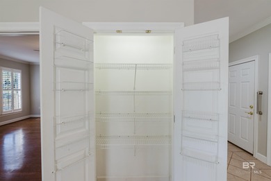 Welcome to this spacious home located in a mature neighborhood on Quail Creek Golf Course in Alabama - for sale on GolfHomes.com, golf home, golf lot