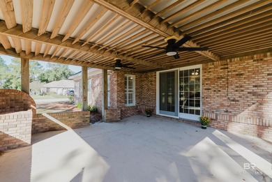 Welcome to this spacious home located in a mature neighborhood on Quail Creek Golf Course in Alabama - for sale on GolfHomes.com, golf home, golf lot