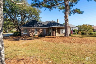 Welcome to this spacious home located in a mature neighborhood on Quail Creek Golf Course in Alabama - for sale on GolfHomes.com, golf home, golf lot
