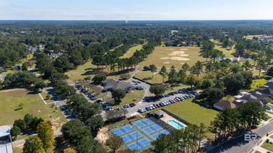 Welcome to this spacious home located in a mature neighborhood on Quail Creek Golf Course in Alabama - for sale on GolfHomes.com, golf home, golf lot