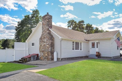 Welcome to this beautifully maintained home on a peaceful 0 on Sunnyside Par 3 Golf Course in New York - for sale on GolfHomes.com, golf home, golf lot