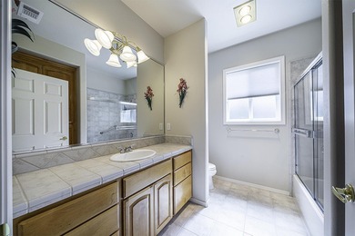 Stunning, contemporary single level 3 bed, 3 bath home perfectly on Rogue Valley Country Club in Oregon - for sale on GolfHomes.com, golf home, golf lot