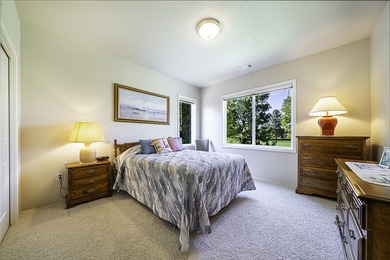 Stunning, contemporary single level 3 bed, 3 bath home perfectly on Rogue Valley Country Club in Oregon - for sale on GolfHomes.com, golf home, golf lot