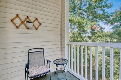 This delightful end unit 2-bedroom, 2-bathroom condo in the on River Oaks Golf Plantation  in South Carolina - for sale on GolfHomes.com, golf home, golf lot