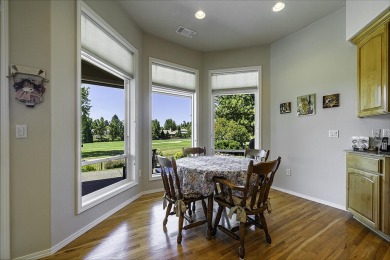Stunning, contemporary single level 3 bed, 3 bath home perfectly on Rogue Valley Country Club in Oregon - for sale on GolfHomes.com, golf home, golf lot