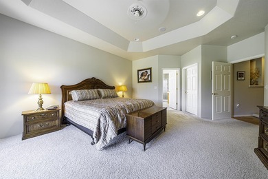 Stunning, contemporary single level 3 bed, 3 bath home perfectly on Rogue Valley Country Club in Oregon - for sale on GolfHomes.com, golf home, golf lot