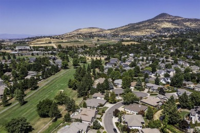 Stunning, contemporary single level 3 bed, 3 bath home perfectly on Rogue Valley Country Club in Oregon - for sale on GolfHomes.com, golf home, golf lot