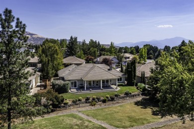 Stunning, contemporary single level 3 bed, 3 bath home perfectly on Rogue Valley Country Club in Oregon - for sale on GolfHomes.com, golf home, golf lot