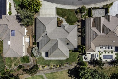 Stunning, contemporary single level 3 bed, 3 bath home perfectly on Rogue Valley Country Club in Oregon - for sale on GolfHomes.com, golf home, golf lot