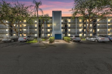 FREE custom closet and inspection report, completely updated on Flamingo Lakes Country Club in Florida - for sale on GolfHomes.com, golf home, golf lot