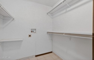 AMAZING, MOVE-IN READY 2 BDR/2 BATH IN BEAUTIFUL SUN CITY! on PalmBrook Country Club in Arizona - for sale on GolfHomes.com, golf home, golf lot