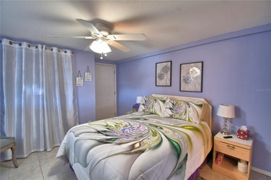 WELCOME TO YOUR FLORIDA RETIREMENT OASIS OR FULL-TIME LIVING on Southern Dunes Golf and Country Club in Florida - for sale on GolfHomes.com, golf home, golf lot