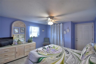 WELCOME TO YOUR FLORIDA RETIREMENT OASIS OR FULL-TIME LIVING on Southern Dunes Golf and Country Club in Florida - for sale on GolfHomes.com, golf home, golf lot