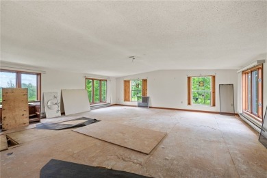 RARE 3-unit on a golf course! Recently renovated and full of on Greenview Country Club - Greenview in New York - for sale on GolfHomes.com, golf home, golf lot