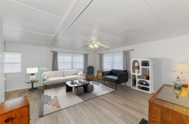 One or more photo(s) has been virtually staged. SELLER FINANCING on Sabal Trace Golf and Country Club in Florida - for sale on GolfHomes.com, golf home, golf lot