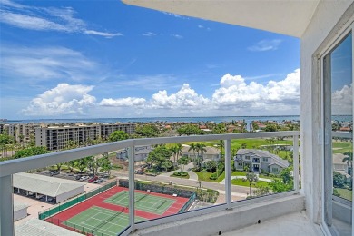 Rarely available and beautifully renovated 11th floor Penthouse on Links on Longboat Golf Club in Florida - for sale on GolfHomes.com, golf home, golf lot