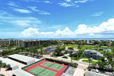 Rarely available and beautifully renovated 11th floor Penthouse on Links on Longboat Golf Club in Florida - for sale on GolfHomes.com, golf home, golf lot