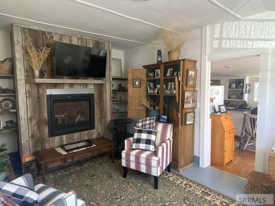 Attractive home in a great location in Mackay, ID. This charming on River Park Golf Course and RV Pk in Idaho - for sale on GolfHomes.com, golf home, golf lot