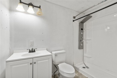 RARE 3-unit on a golf course! Recently renovated and full of on Greenview Country Club - Greenview in New York - for sale on GolfHomes.com, golf home, golf lot