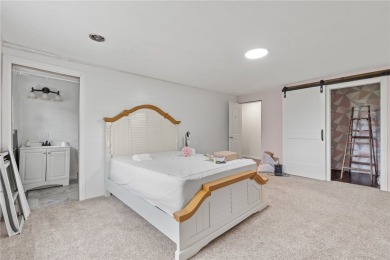 RARE 3-unit on a golf course! Recently renovated and full of on Greenview Country Club - Greenview in New York - for sale on GolfHomes.com, golf home, golf lot