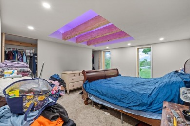 RARE 3-unit on a golf course! Recently renovated and full of on Greenview Country Club - Greenview in New York - for sale on GolfHomes.com, golf home, golf lot