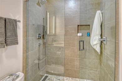 Rarely available and beautifully renovated 11th floor Penthouse on Links on Longboat Golf Club in Florida - for sale on GolfHomes.com, golf home, golf lot