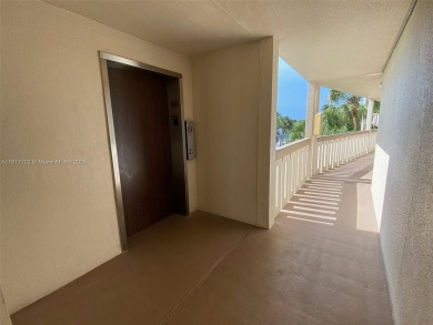 WATER VIEW! 2 BED, 2 BATH GROUND FLOOR UNIT. WASHER AND DRYER on Inverrary Country Club in Florida - for sale on GolfHomes.com, golf home, golf lot