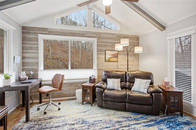 Welcome to 21 Starboard Tack, a 3BR/3BA home located in the on Keowee Key Golf and Country Club in South Carolina - for sale on GolfHomes.com, golf home, golf lot