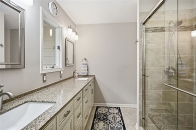 Welcome to 21 Starboard Tack, a 3BR/3BA home located in the on Keowee Key Golf and Country Club in South Carolina - for sale on GolfHomes.com, golf home, golf lot