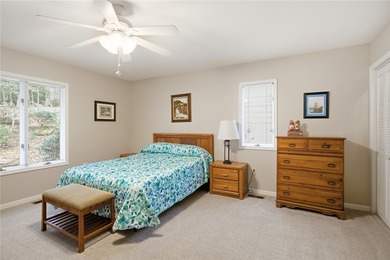 Welcome to 21 Starboard Tack, a 3BR/3BA home located in the on Keowee Key Golf and Country Club in South Carolina - for sale on GolfHomes.com, golf home, golf lot