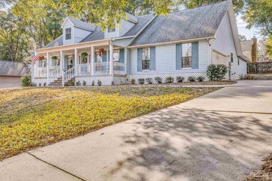 Wonderful 4 Bed Home in a Great Location! *Fox Run* Neighbohood on Scenic Hills Country Club in Florida - for sale on GolfHomes.com, golf home, golf lot