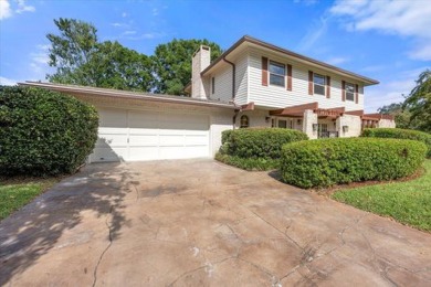 Kenwood. So desired. So Demure!  This  gem is a neighborhood on Fort Walton Beach Golf Course in Florida - for sale on GolfHomes.com, golf home, golf lot