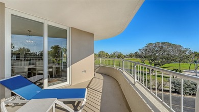 Located behind the gates of the Longboat Key Club, this updated on Links on Longboat Golf Club in Florida - for sale on GolfHomes.com, golf home, golf lot