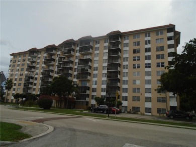 Must-see condo in Inverrary at a great price! AND LOCATION  2/2 on Inverrary Country Club in Florida - for sale on GolfHomes.com, golf home, golf lot