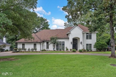 Freshly painted brick 4 BR 3.5 Bath home featuring Stunning on Southern Trace Country Club in Louisiana - for sale on GolfHomes.com, golf home, golf lot