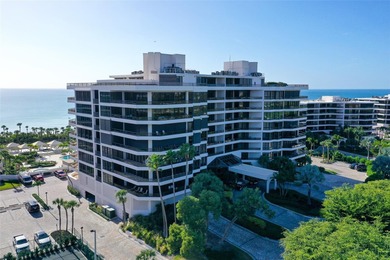 Island paradise behind the gates of the Longboat Key Club Island on Links on Longboat Golf Club in Florida - for sale on GolfHomes.com, golf home, golf lot