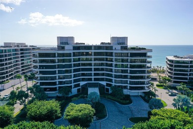 Island paradise behind the gates of the Longboat Key Club Island on Links on Longboat Golf Club in Florida - for sale on GolfHomes.com, golf home, golf lot