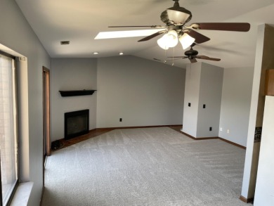 Top Floor condo, Skylight, fireplace! Brand new carpet in main on Fairfield Greens-North Trace in Ohio - for sale on GolfHomes.com, golf home, golf lot